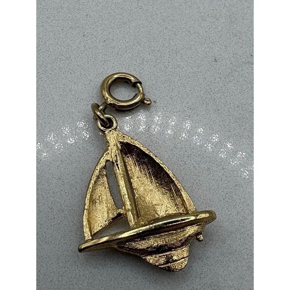 Monet Bracelet Charm Sailboat Sloop Gold Tone Spring Ring Clasp Vintage Signed